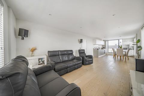 3 bedroom apartment for sale, Field End Road, Ruislip, Middlesex