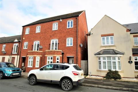 3 bedroom house to rent, Trafalgar Road, Tewkesbury