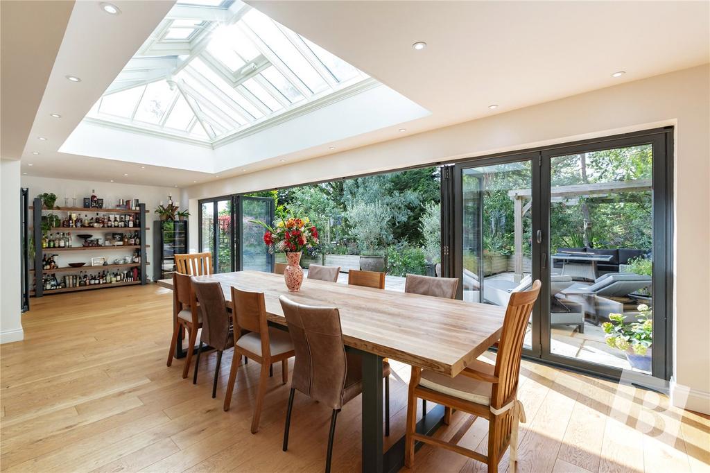 Kitchen/Dining
