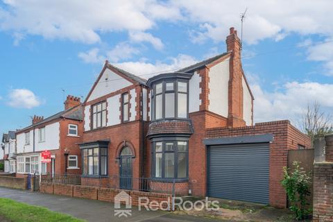 4 bedroom detached house for sale, Warmsworth Road, Doncaster DN4