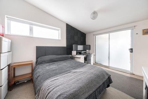4 Bodmin Close, Basingstoke, RG22 5DA