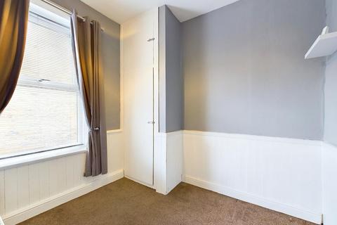 3 bedroom terraced house for sale, Leeds Road, Thackley,