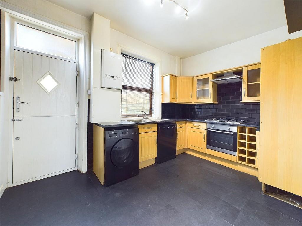 CAM04899 G0-PR0011-STILL002.jpg