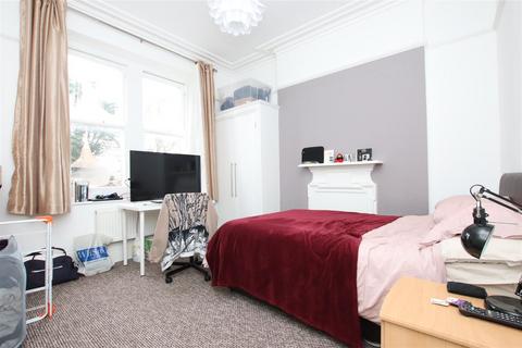 3 bedroom flat to rent, 19 Downleaze, Bristol BS9