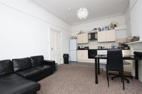 3 bedroom flat to rent, 19 Downleaze, Bristol BS9