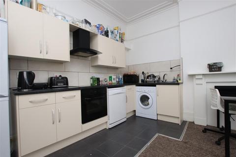 3 bedroom flat to rent, 19 Downleaze, Bristol BS9