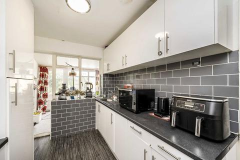 4 bedroom semi-detached house for sale, Stuart Grove, Teddington TW11