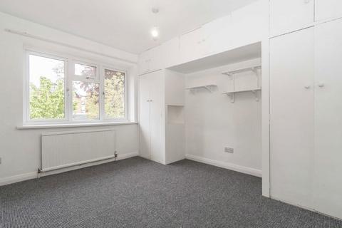6 Stuart Grove, Teddington, TW11 8RR
