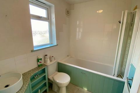 4 bedroom semi-detached house for sale, Rothersthorpe Road, Far Cotton, Northampton, NN4 8HY