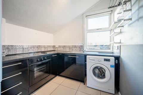 3 bedroom flat to rent, Catherine Street, Motherwell