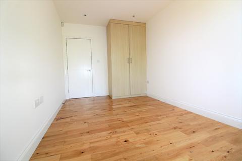 2 bedroom apartment to rent, Wellington Road, Bush Hill Park, Middlesex, EN1