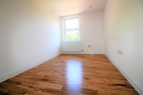 2 bedroom apartment to rent, Wellington Road, Bush Hill Park, Middlesex, EN1