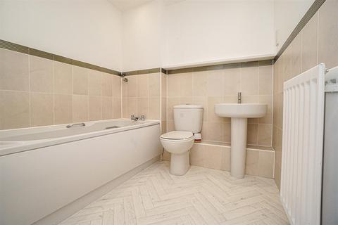 2 bedroom flat for sale, Arbourvale, St. Leonards-On-Sea