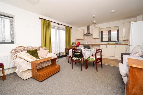 1 bedroom flat for sale, Queens Road, Hastings