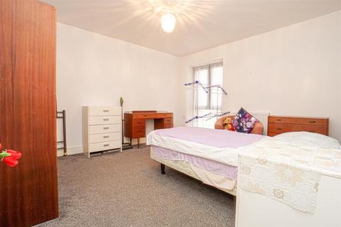 1 bedroom flat for sale, Queens Road, Hastings