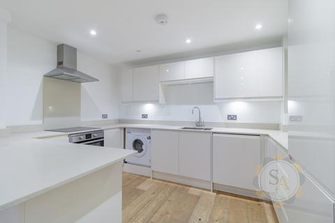 2 bedroom apartment to rent, Hampton Court Road, East Molesey