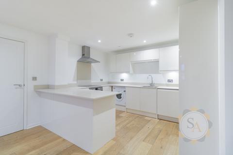 2 bedroom apartment to rent, Hampton Court Road, East Molesey