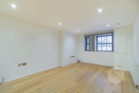 2 bedroom apartment to rent, Hampton Court Road, East Molesey