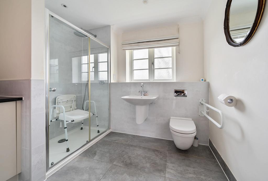 G.Floor Shower Room