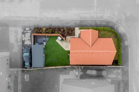 17 Spring Beck Avenue, Norton, Malton, YO17 9FL