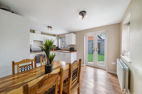 17 Spring Beck Avenue, Norton, Malton, YO17 9FL