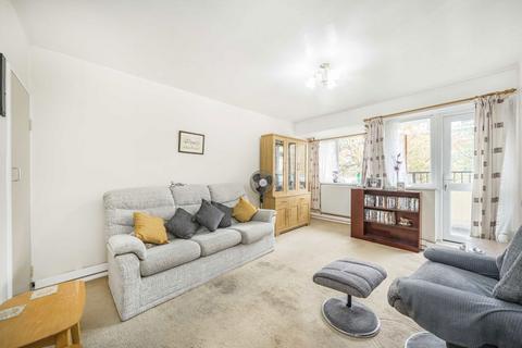 2 bedroom flat for sale, Tildesley Road, London SW15