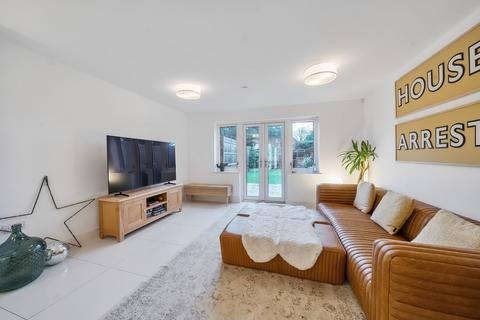 3 bedroom end of terrace house for sale, Upper Hale Road, Farnham, Surrey, GU9