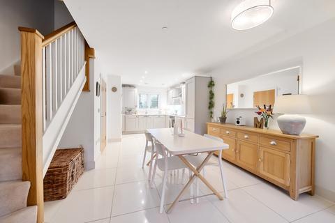 3 bedroom end of terrace house for sale, Upper Hale Road, Farnham, Surrey, GU9