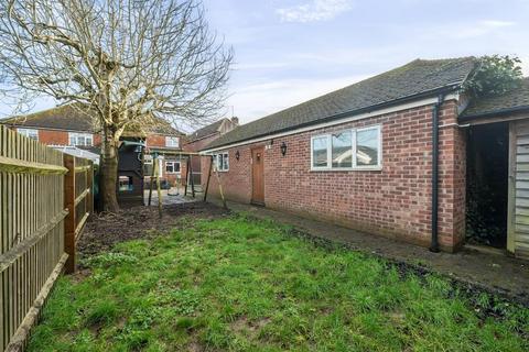 4 bedroom semi-detached house for sale, Newbury,  Berkshire,  RG14