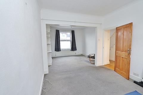 2 bedroom terraced house to rent, New Road, Seven Kings, IG3