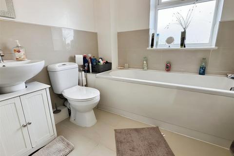 3 bedroom end of terrace house for sale, Gerrard Avenue, Rochester