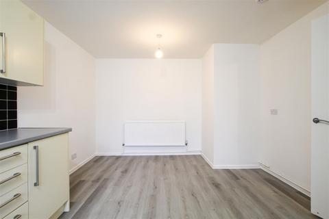 3 bedroom end of terrace house to rent, Abbey Place, Cambridge CB25