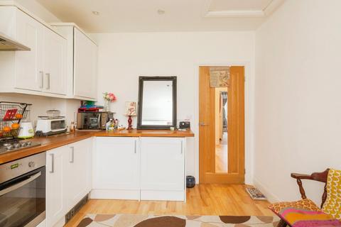 18 Woodmere Close, Croydon, CR0 7PN