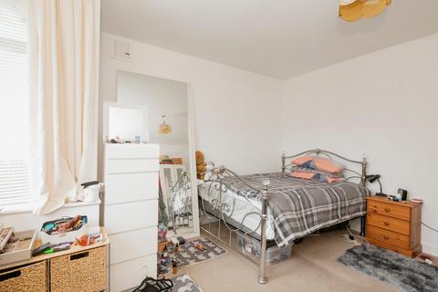 18 Woodmere Close, Croydon, CR0 7PN