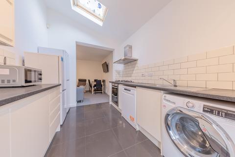 7 bedroom terraced house for sale, Beeston Road, Nottingham NG7