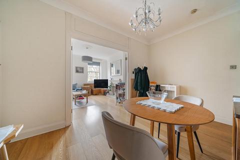 2 bedroom flat for sale, Abbey Road, St John's Wood