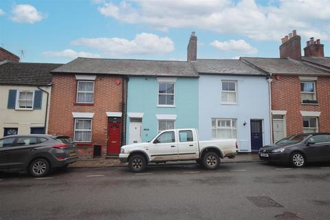 2 bedroom terraced house to rent, Station Street, Lymington