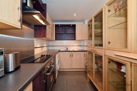 1 bedroom apartment for sale, St. Davids Square, London, E14