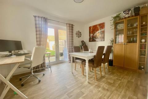 2 Adlington Close, Hampton Gardens, Peterborough, PE7 8QY