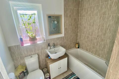2 Adlington Close, Hampton Gardens, Peterborough, PE7 8QY
