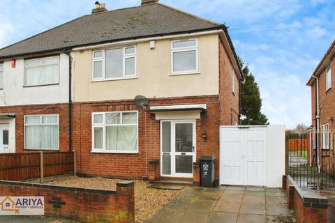 3 bedroom semi-detached house to rent, Somerset Avenue, Stadium Estate, Leicester LE4