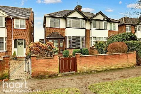 3 bedroom semi-detached house for sale, Homestead Road, Hatfield