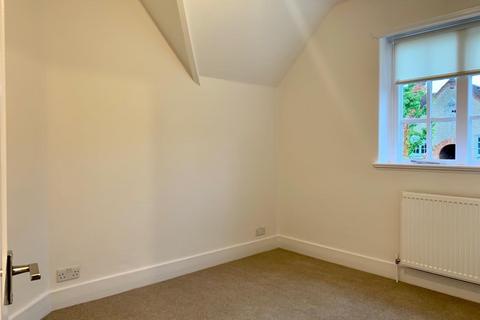 3 bedroom end of terrace house to rent, Dekker Road, Dulwich, London, SE21