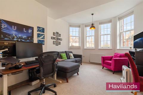 2 bedroom flat for sale, Curie Lodge, 86 Pennington Drive, London