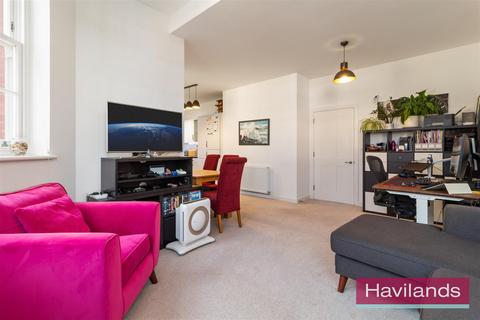 2 bedroom flat for sale, Curie Lodge, 86 Pennington Drive, London