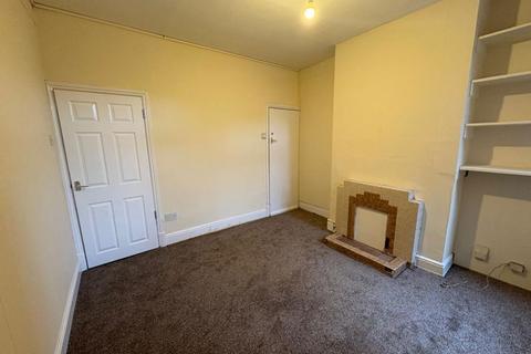 2 bedroom terraced house to rent, Wordsworth Road, Leicester