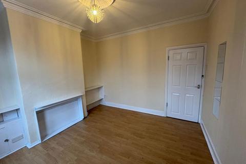 2 bedroom terraced house to rent, Wordsworth Road, Leicester