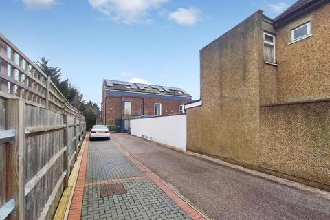 4 bedroom terraced house to rent, NAREV DRIVE, BARNET, EN4