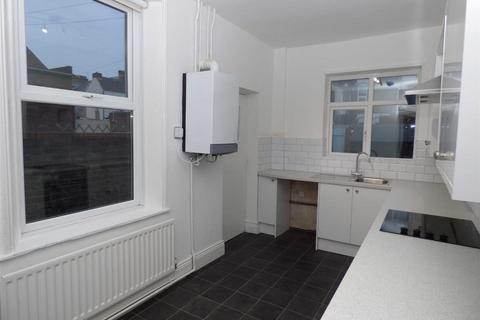 2 bedroom terraced house to rent, Waterloo Place, North Shields