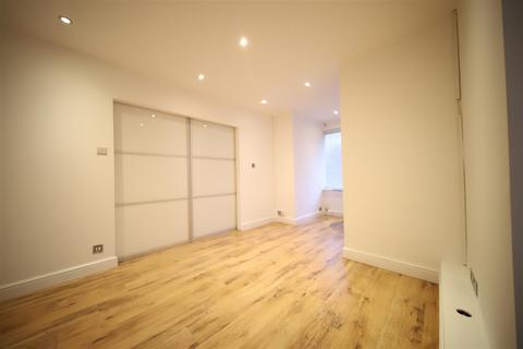 1 bedroom flat to rent, Winchmore Hill Road, London